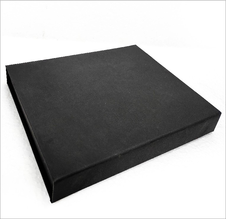 Rigid packaging box 